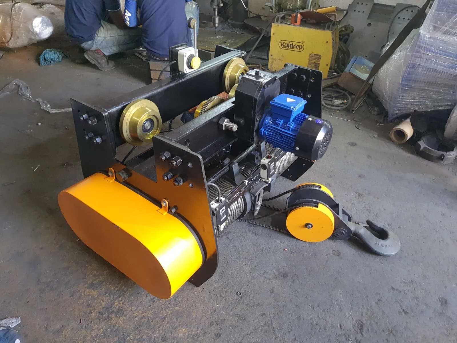 CURVATURE TYPE HOIST Component